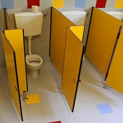 Elementy zabudowy kabin wc
